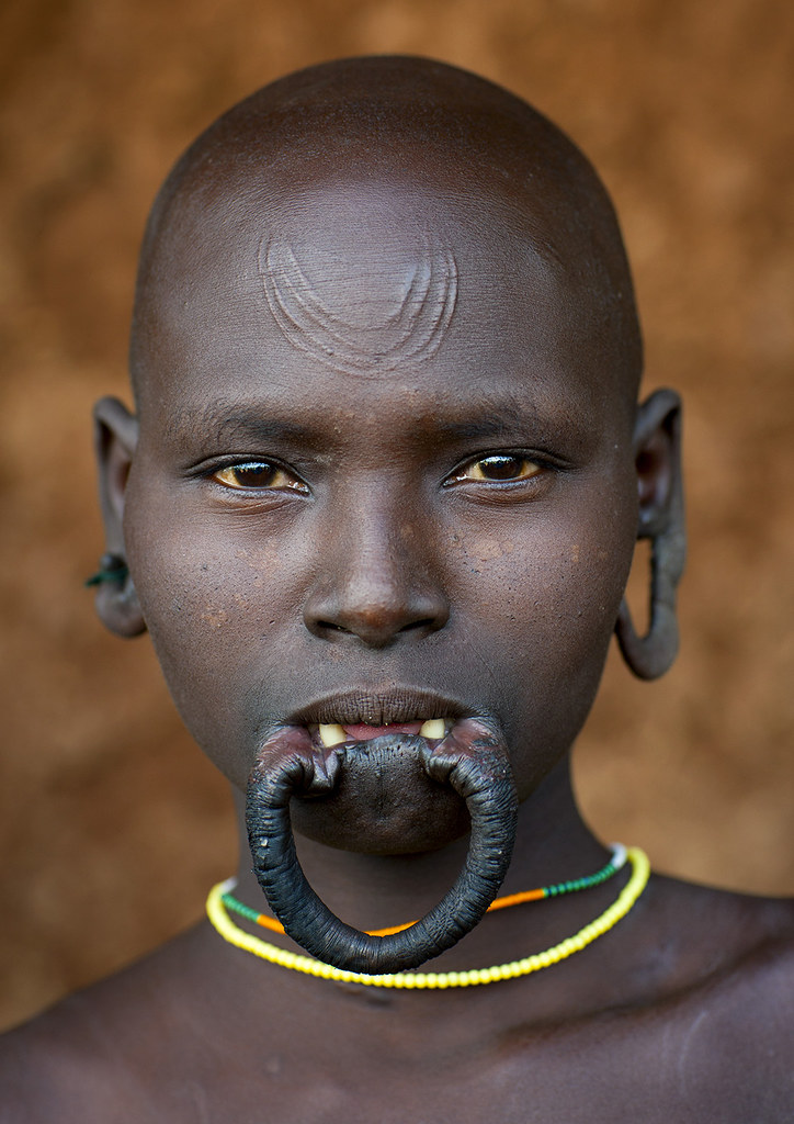 suri-tribe-woman-with-an-enlarged-lip-kibish-omo-valley-flickr