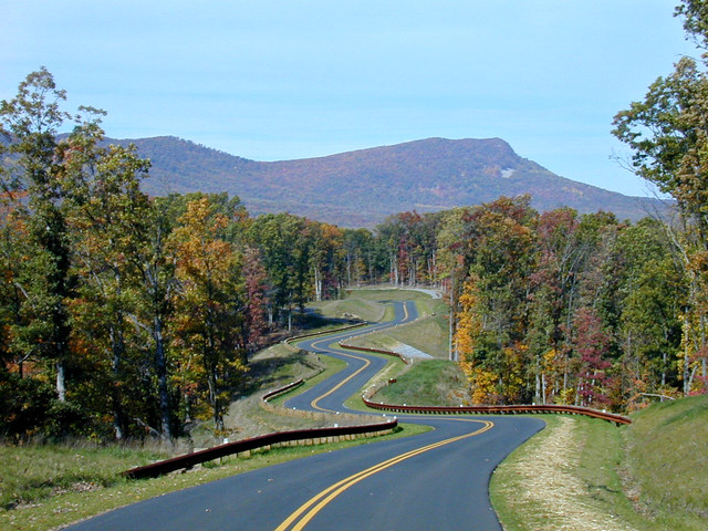 The road mimics the river as you enter Shenandoah River State Park in Virginia