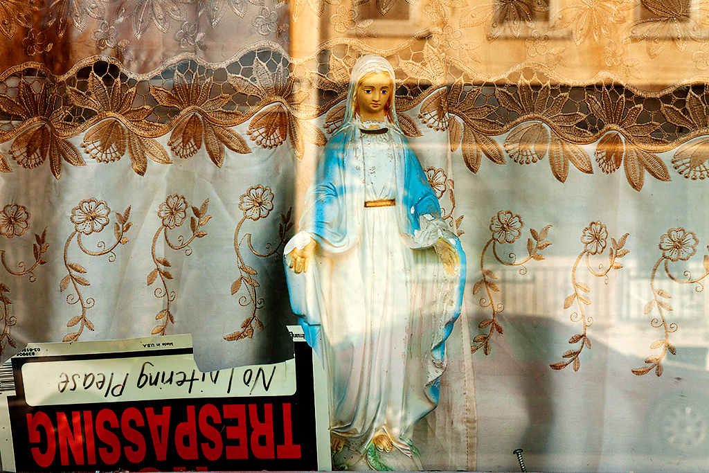 Virgin-Mary-in-window-on-11-29-12--Allentown