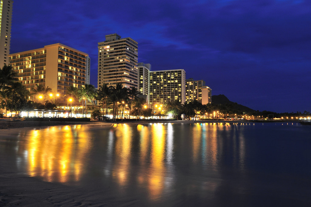 Waikiki beach at Night, Hawaii_HXT0627 | Huang Xin | Flickr