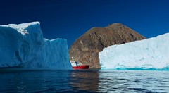 RSS «James Clark Ross» between icebergs