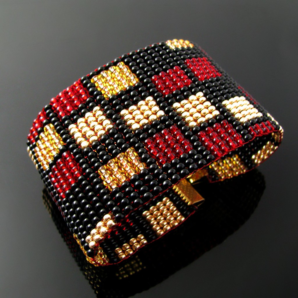 Bead loomed bracelet with rectangle pattern | Loomed from Cz… | Flickr