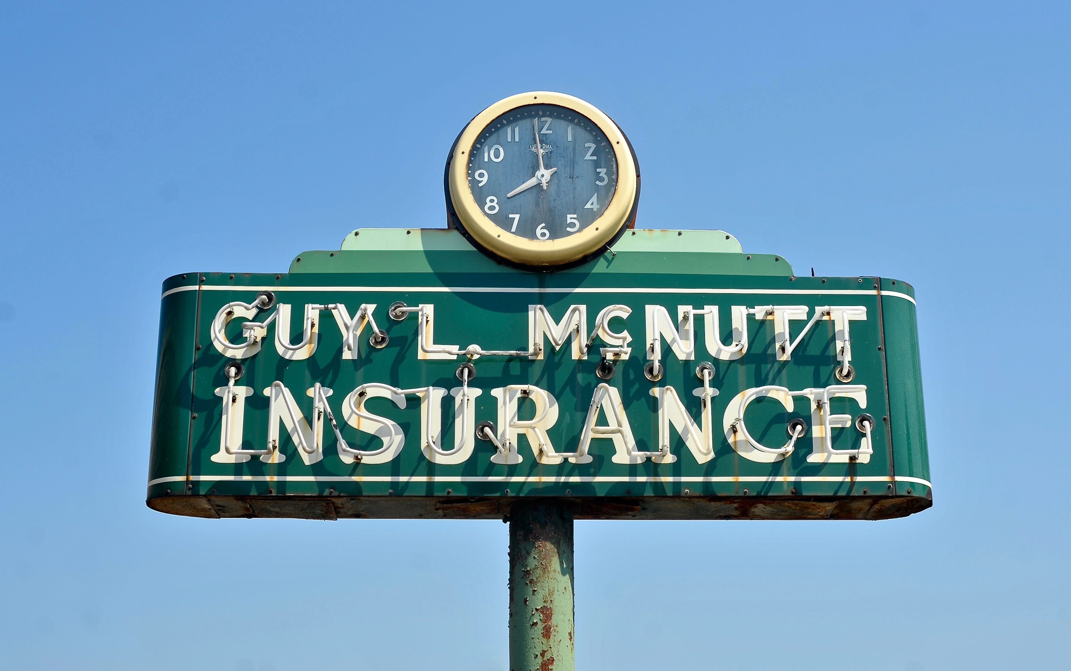 Guy L. McNutt Insurance - 910 4th Street, Rosenberg, Texas U.S.A. - September 2, 2016