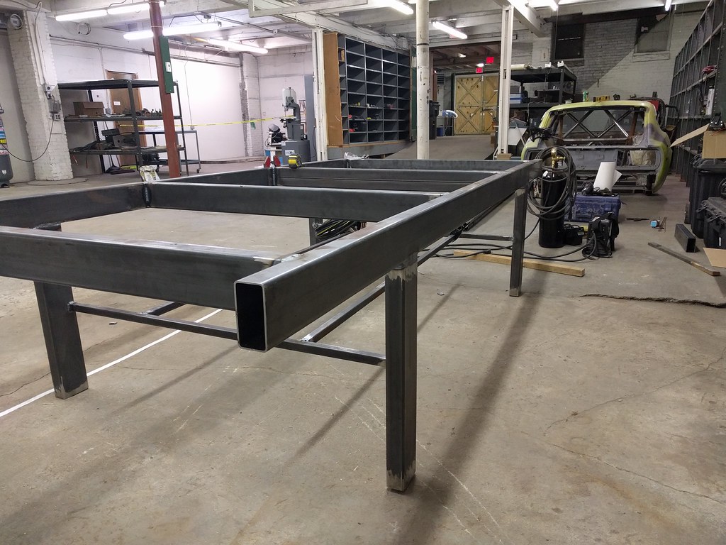 Chassis table