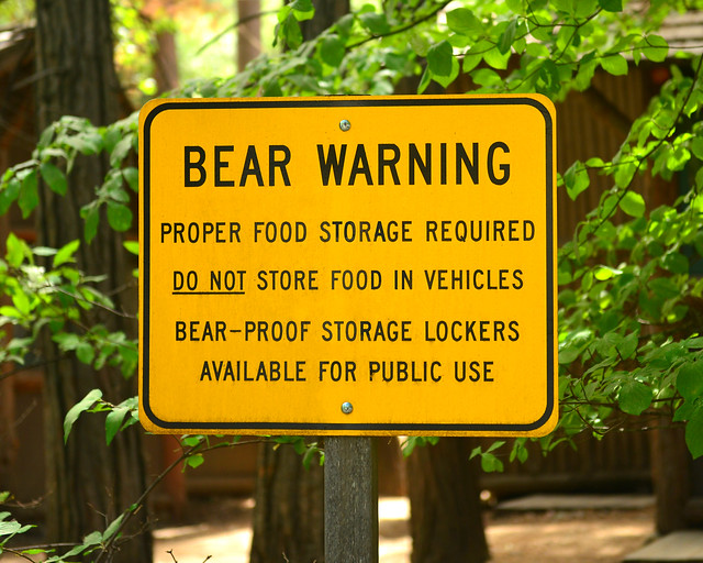 Cartel de cuidado con los osos en Yosemite