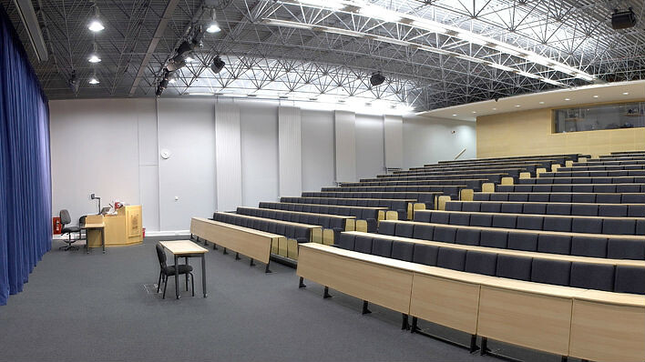 Tiered lecture theatre