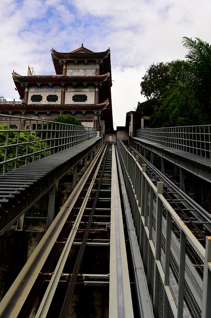 View of the cable system from the inclined lift