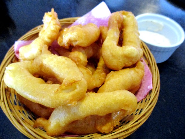 Le Cafe squid rings with tartar sauce
