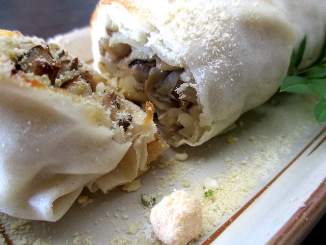 Payung Cafe mushroom roll, inside