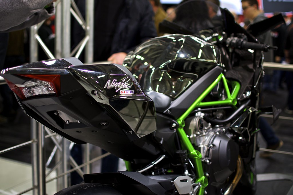 Kawasaki Ninja H2R | Warmachine youtu.be/WBQODlM__14 ...