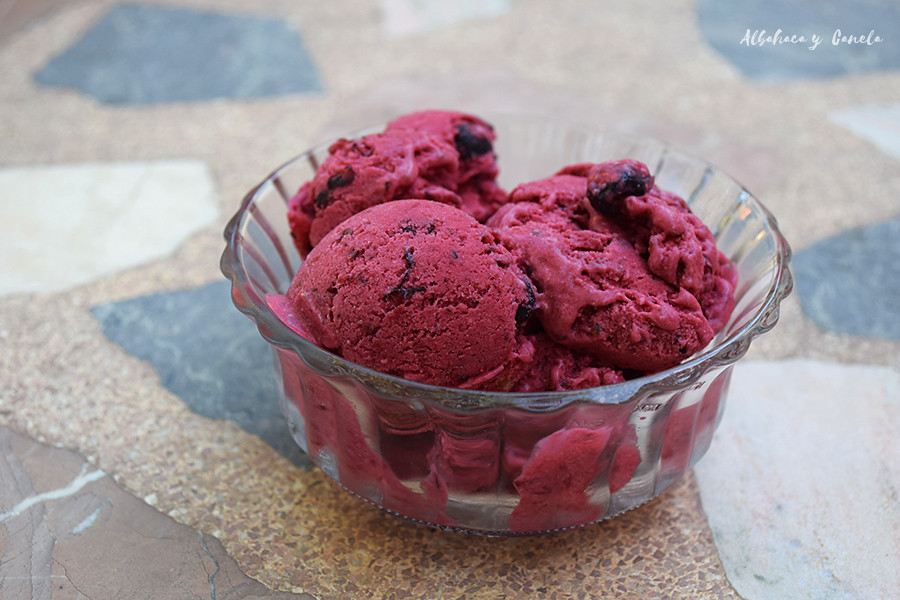 Mixed berry ice cream