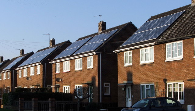 屋頂上的太陽能板，圖片來源：Christine Westerback （CC BY-SA 2.0）