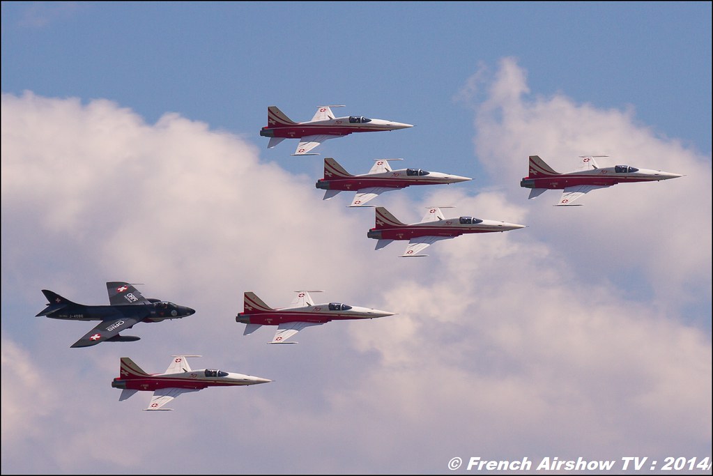 Patrouille Suisse & Hunter Mk. 58 HB-RVU AIR14 Payerne 2014 Canon Sigma France contemporary lens 