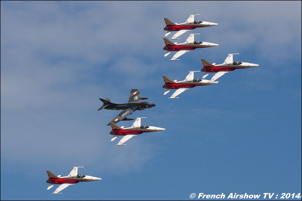 Patrouille Suisse & Hunter Mk. 58 HB-RVU AIR14 Payerne 2014 Canon Sigma France contemporary lens 