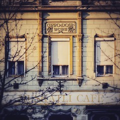 Musi #Muskatli #cafe #windows #architecture #Nagykanizsa #DSLR