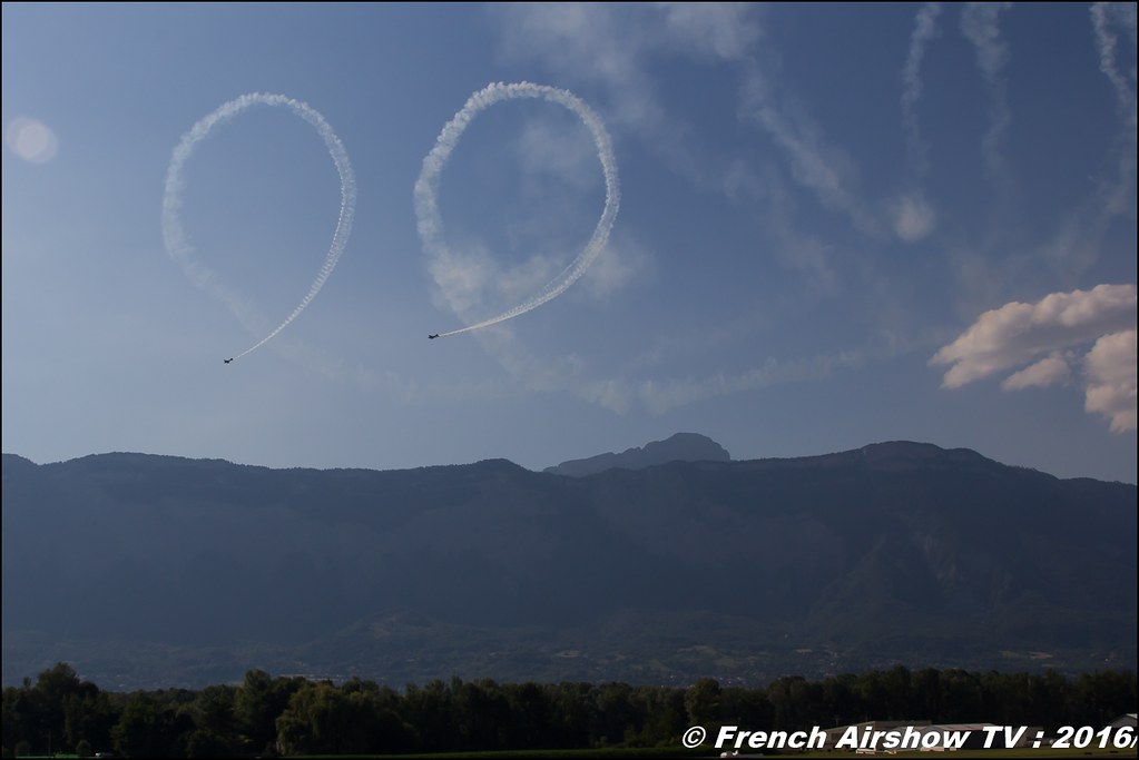 Cap Tens ,Patrouille CapTens , Cap 10 , heart , Grenoble Air show 2016 , Aerodrome du versoud , Aeroclub du dauphine, grenoble airshow 2016, Rhone Alpes