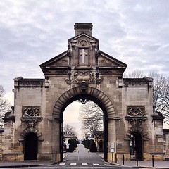 Aux portes du cimetière de la Chartreuse