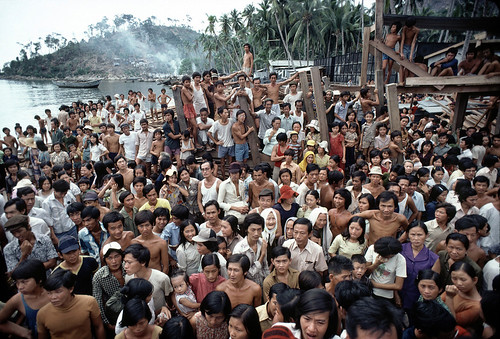 THE BOAT PEOPLE OF VIETNAM The fall of Saigon to Communist North Vietnam April 30th - Thuyền nhân tỵ nạn người Việt trên đảo Pulau Bidong, Malaysia, sau khi miền Nam sụp đổ vào tay CS Bắc VN ngày 30-4-1975
