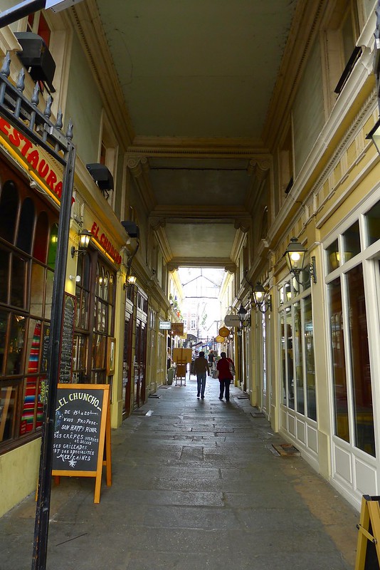 La rue Saint-André-des-Arts, près des Hôtels Paris Rive Gauche - réservez sur notre site web pour le meilleur tarif garanti !