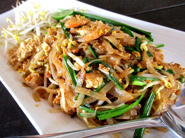 Flavours Thai Kitchen pad thai 1