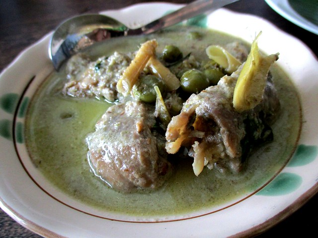 Payung Cafe green curry