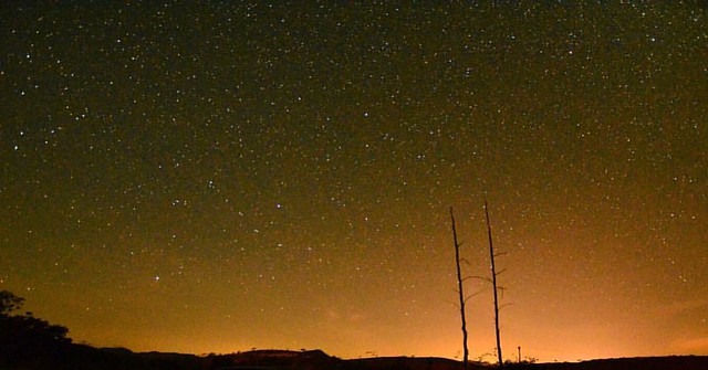 Céu de roça - Santo Eduardo - Brasil 7pm Nikon D7100 Sigma 10-24 ISO 6400 13"  #Brasil #riointerior #riodejaneiro #stars #skylover #star #moonlight #nightphotography #nightview #space #ptk_sky #bns_sky #discoverysouthamerica #southamerica #sudamerica #cam