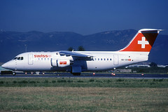 Swiss Avro RJ-85 HB-IXH BCN 22/06/2002