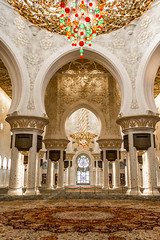 Sheikh Zayed Grand Mosque: Carpet & Chandelier