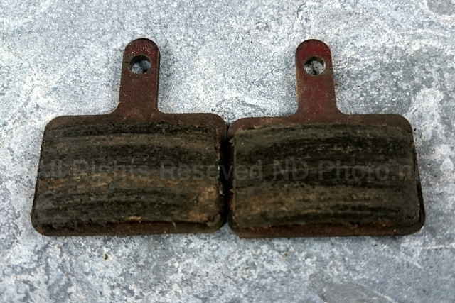Worn Tektro MTB brake pads