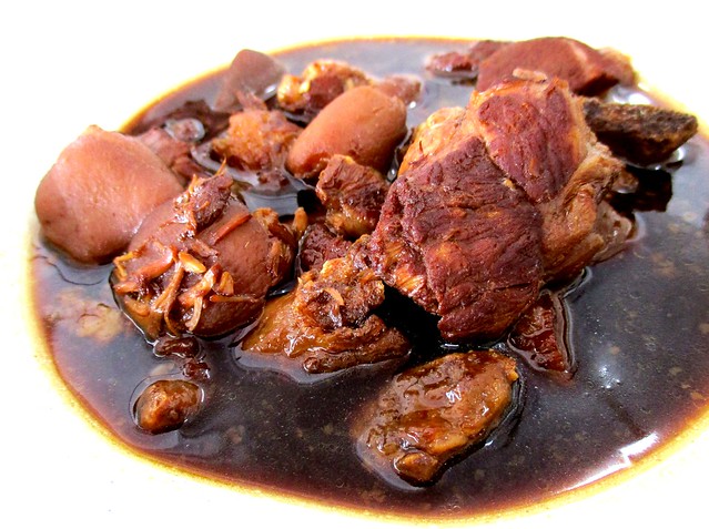 Hakka Yong Tau Foo black vinegar pork leg