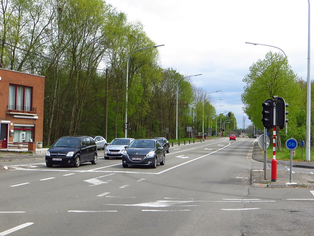 20150427 N90 Fontaine-l'Évêque (B), gezien richting Charleroi
