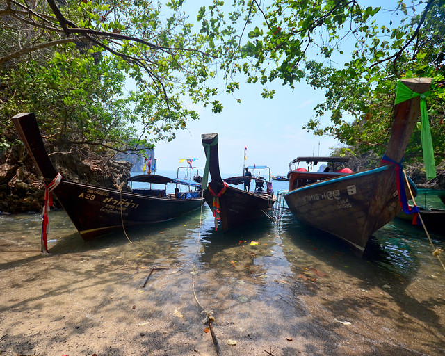 Aparcamiento de barquitas en Koh Lading