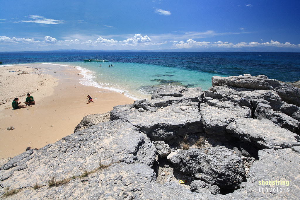 beach and rock shelf on Colibra Island's northern side