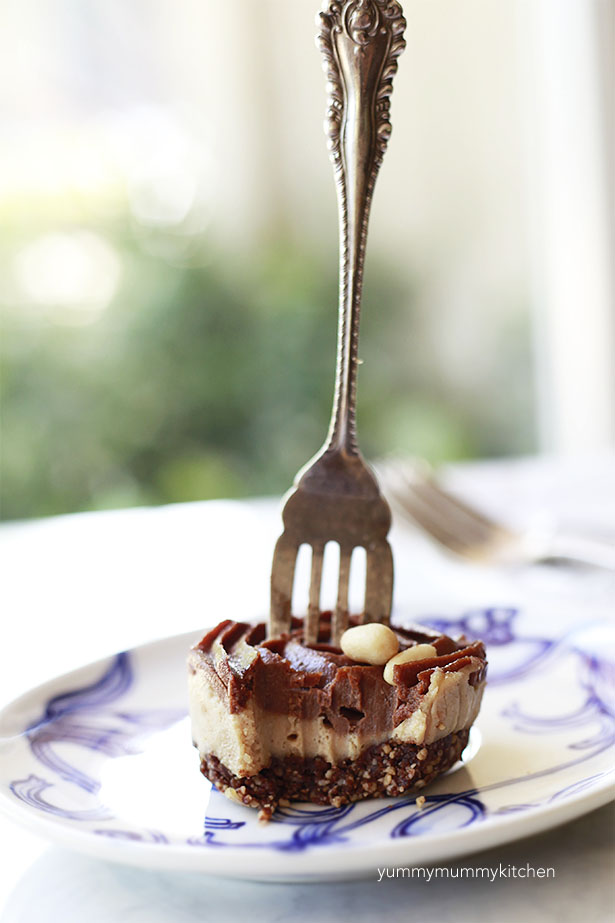peanut butter chocolate cheesecake