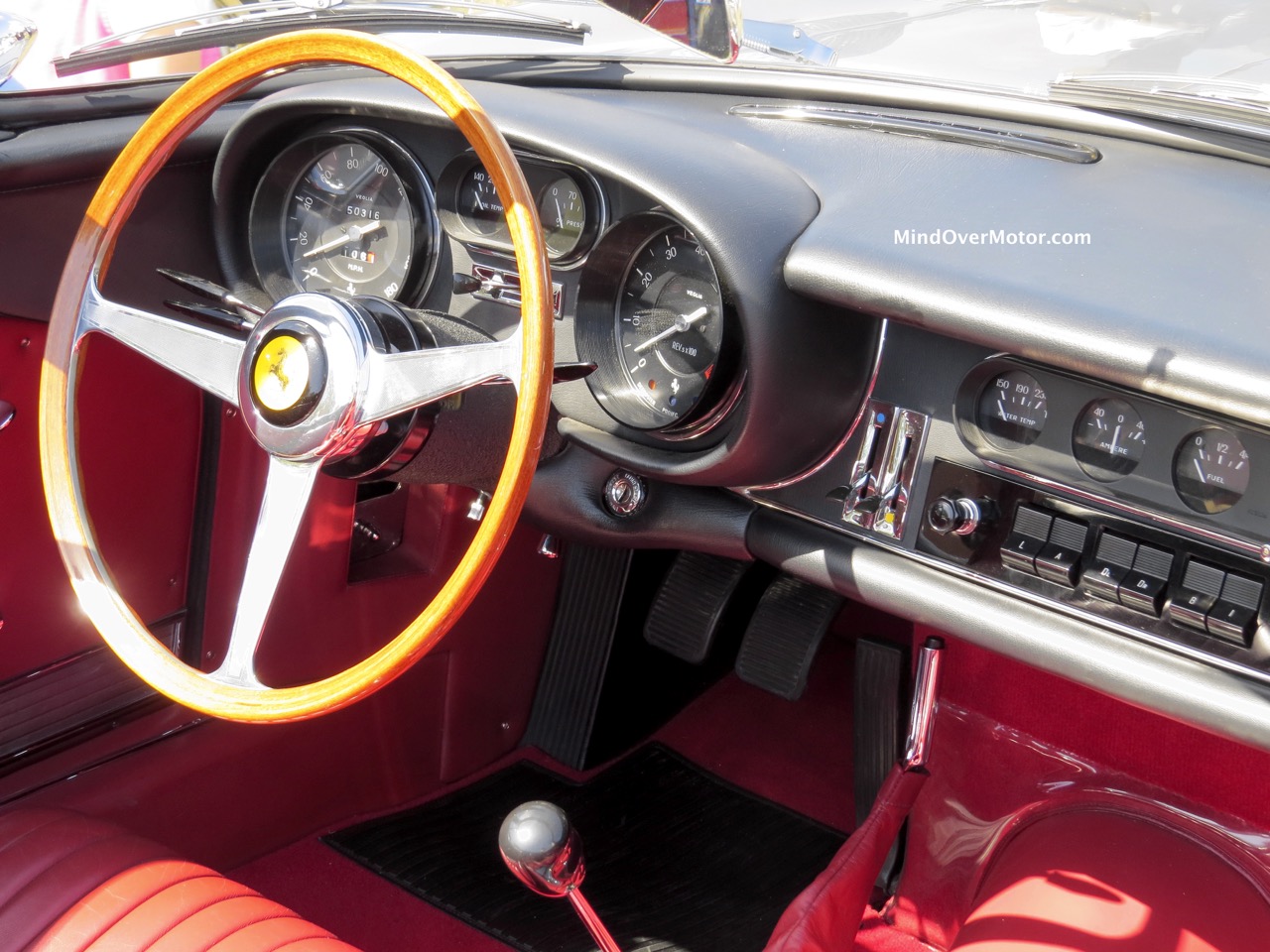 Ferrari 275 GTB:4 NART Spyder Dashboard