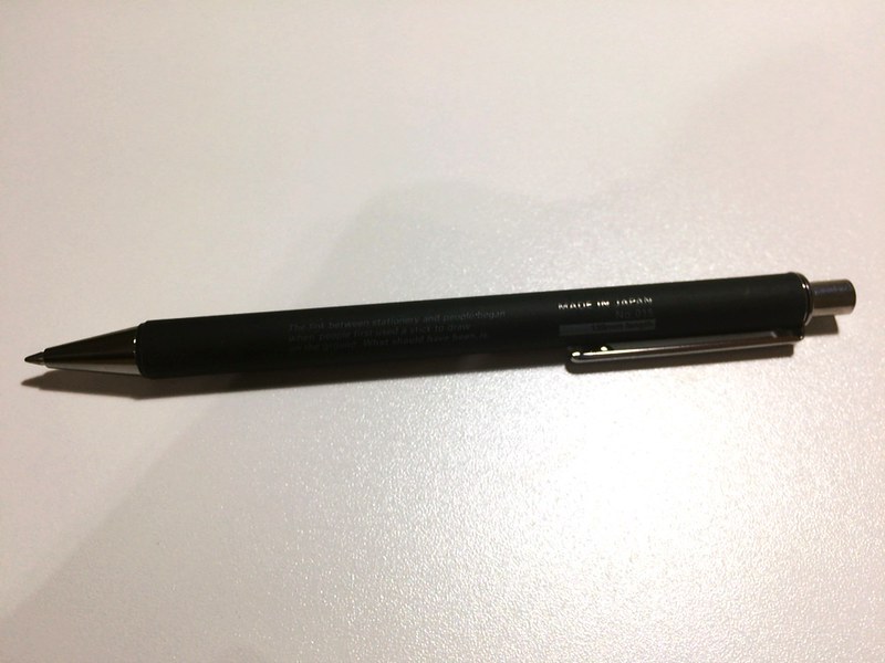 0.7 低黏著度油性筆