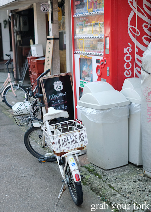 Karaage fried chicken delivery bike for Koozzy's in Kanazawa, Japan