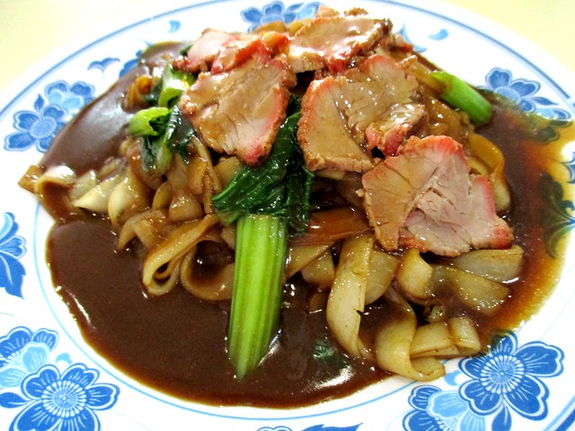 Y2K Fried kway teow with sauce/gravy and char siew added