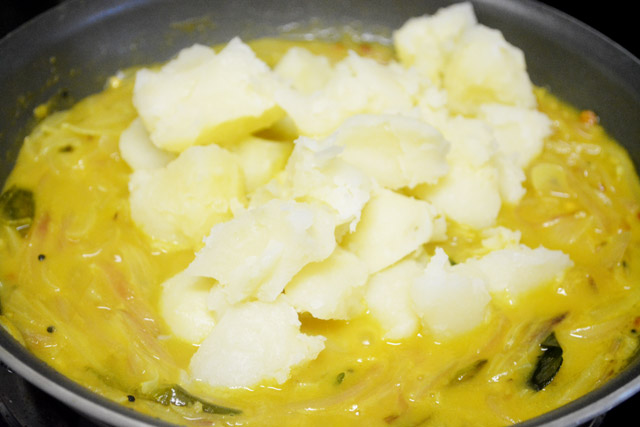Crushed potato for poori masala