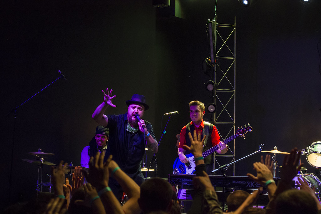 Josh Hoyer and the Shadowboxers at Vega | May 9, 2015