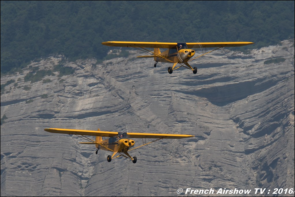 Yellow Piper Team ,ACHR , piper cub , F-GJSG , F-GETT , Grenoble Air show 2016 , Aerodrome du versoud , Aeroclub du dauphine, grenoble airshow 2016, Rhone Alpes