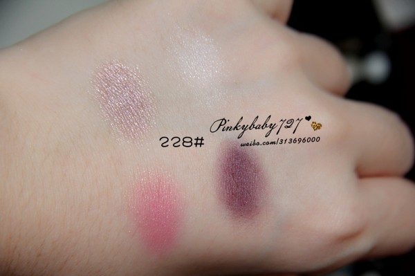 Melody played with color, try CHANEL brand new four-colour eye shadow color