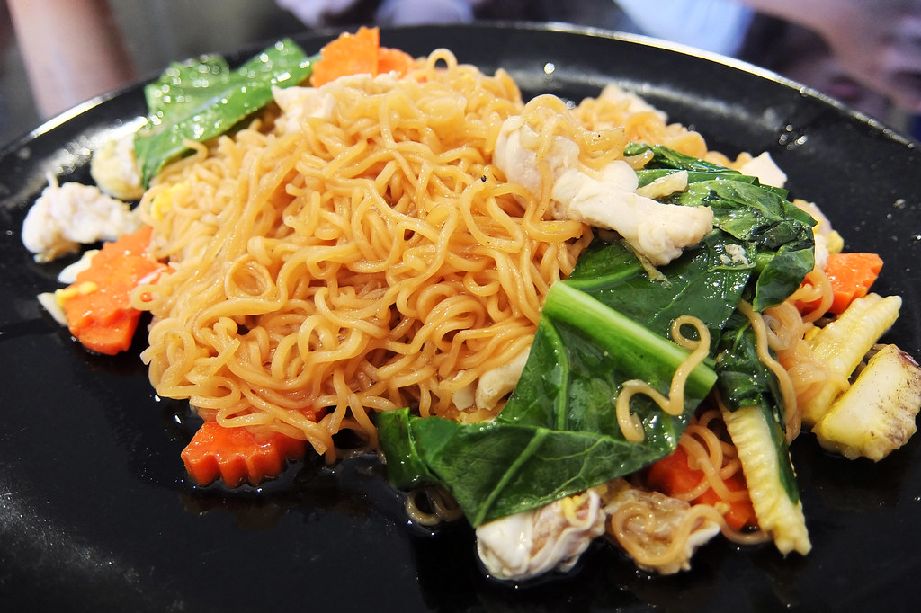 Thai Fried Seafood Noodles