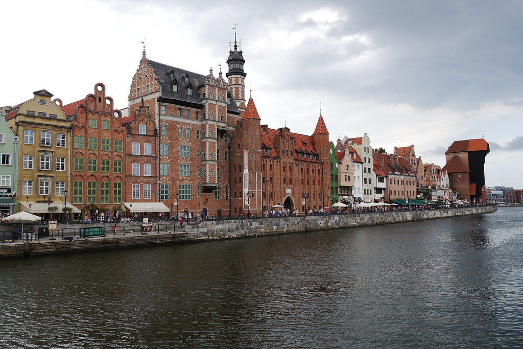 Muelle y grua de Gdansk