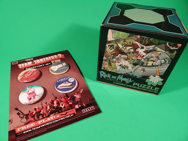 May 2015 Loot Crate Puzzle & Buttons