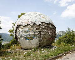 Crumbling globe