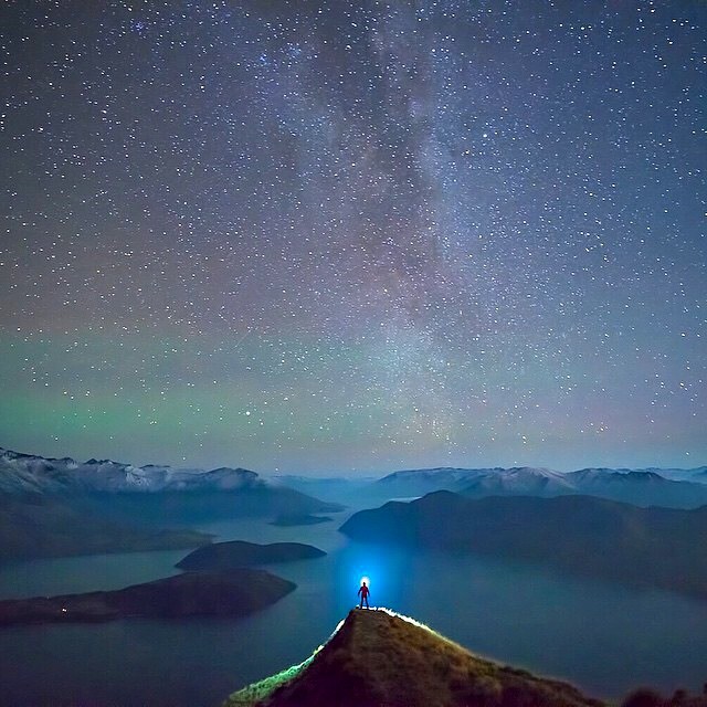 Milky way over Lake Wanaka - New Zealand ✨💙💙✨ amazing shot by ✨✨@ChrisBurkard✨✨ Good night all 😊😊😊