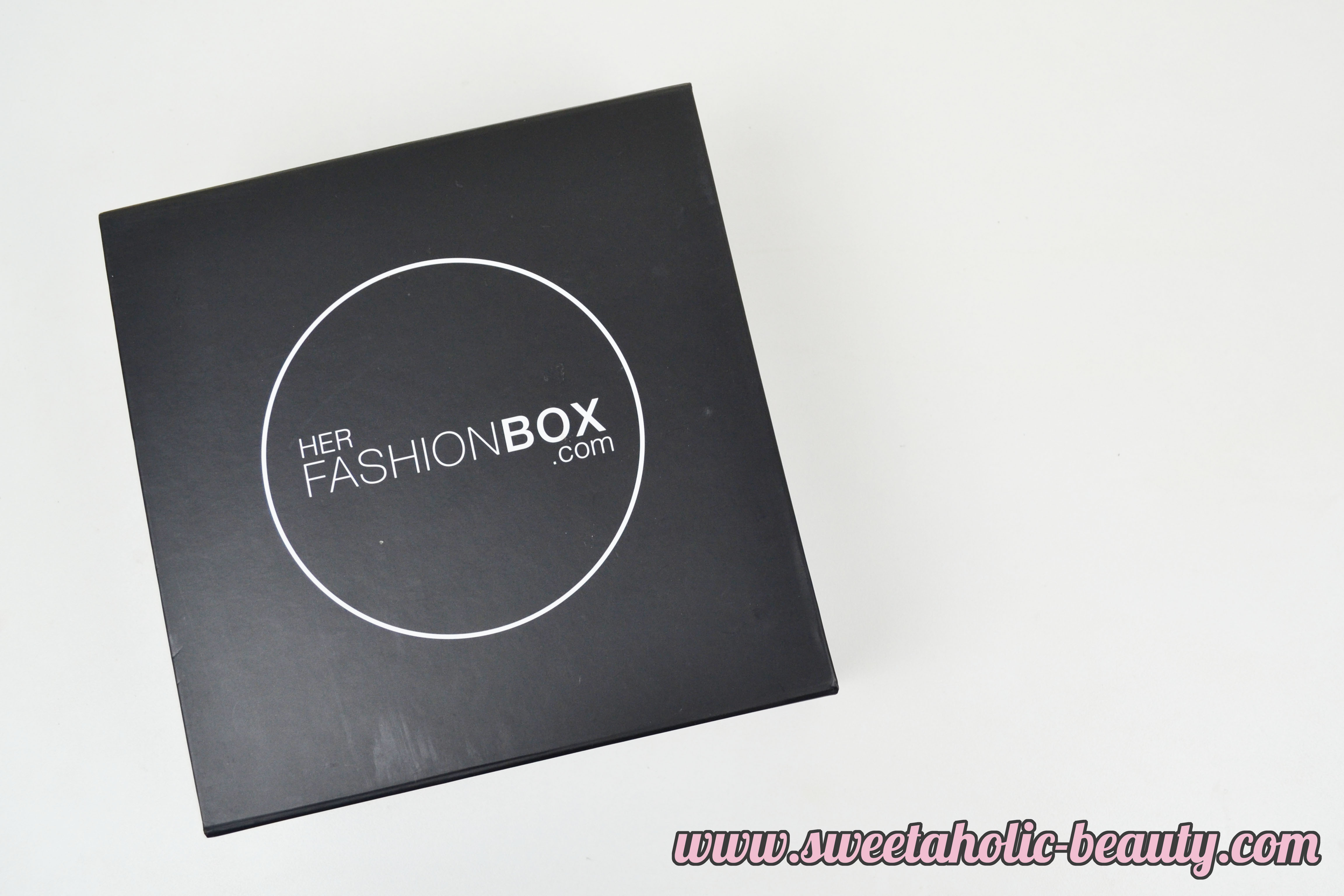 April 2015 Her Fashion Box - Sweetaholic Beauty