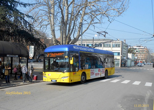 filobus Neoplan n°03 in sosta alla fermata AUTOSTAZIONE - linea 7