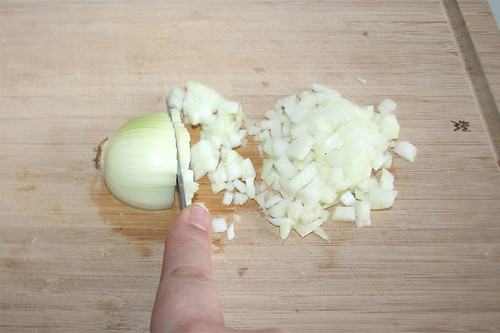 31 - Zwiebel würfeln / Dice onion